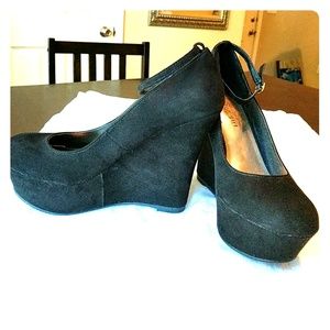 Steve Madden Black Suede Ankle Strap Wedges NWOT